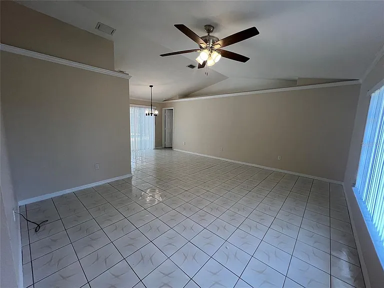 1516 Abel St — Photo 4