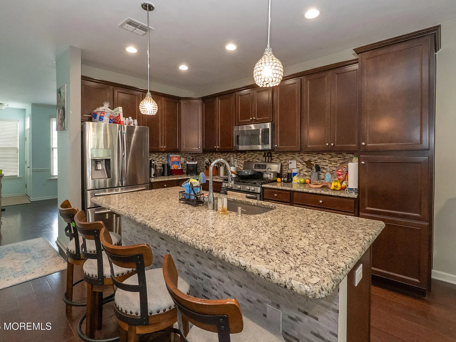 3 bed, 3.5 bath, 2152 sqft, $4,200 — Photo 4