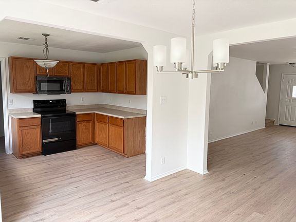 3rd image of 6211 Cypress Cir