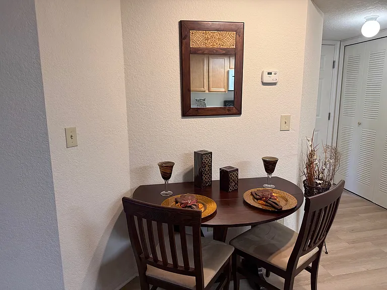 River Park Apartments — Photo 18