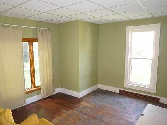 2nd image of 505 W 4th St