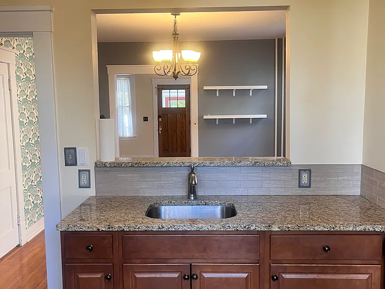 6 Forest Ave — Photo 6