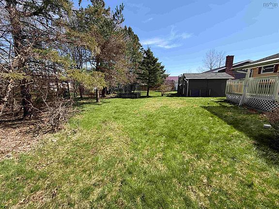 4th image of 43 Maple Blvd