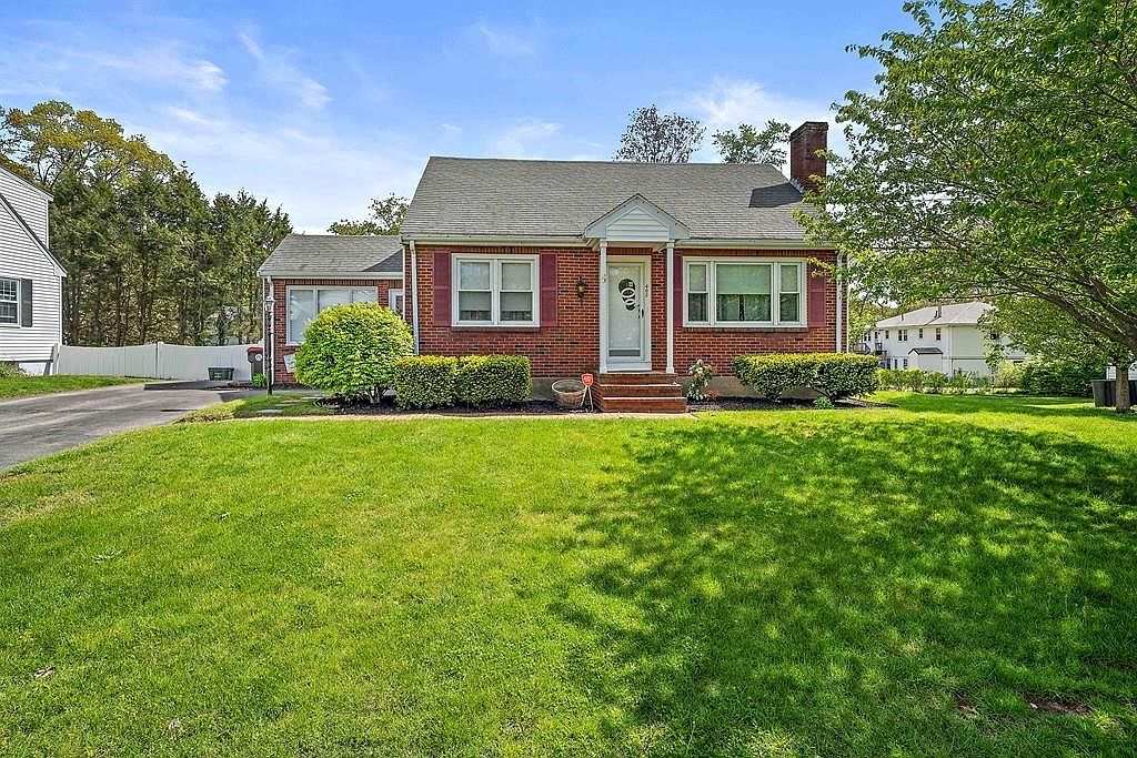 402 Hillberg Ave, Brockton, MA 02301 Zillow