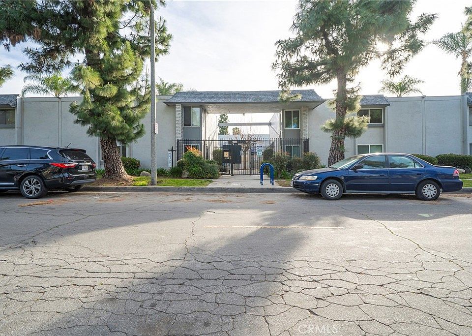 1st image of 5500 Ackerfield Ave Unit 105