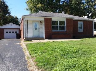 206 Oak Dr, Metropolis, IL 62960