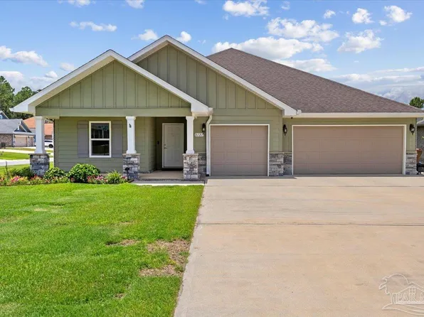 8121 Silver Maple Dr, Milton, FL 32583