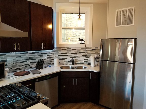 5th image of 2886 N Milwaukee Ave #2F