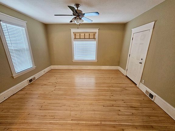 2nd image of 2111 University Ave NE #1