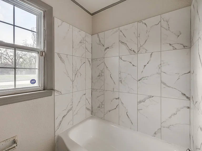 1923 N Elwood Ave — Photo 29