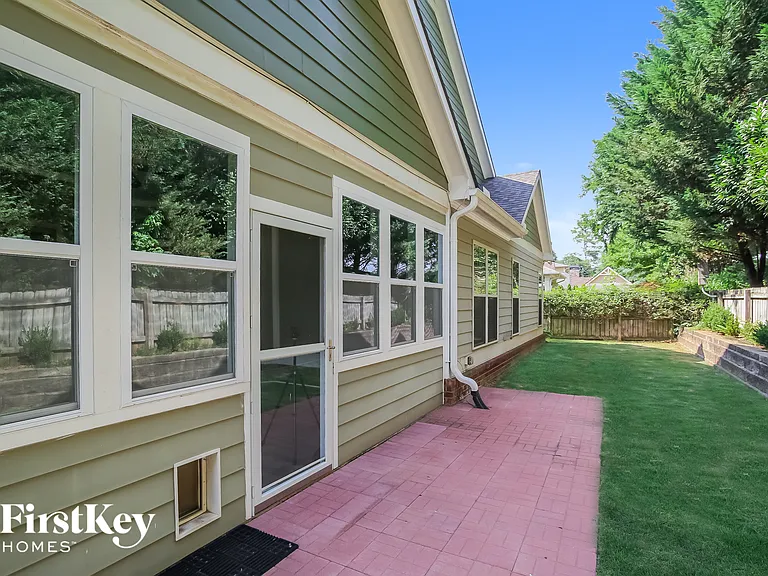 207 Hickory Nut Ln — Photo 15