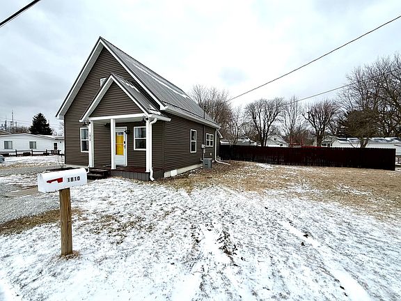 2nd image of 1810 E Elmore St