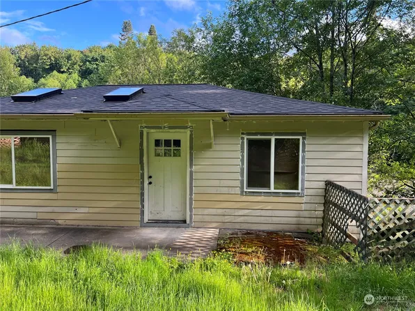 9660 Brownsville Highway NE, Bremerton, WA 98311