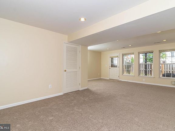 5th image of 1527 Grosbeak Ct