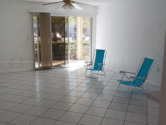 4th image of 421 SE 10th St APT A103