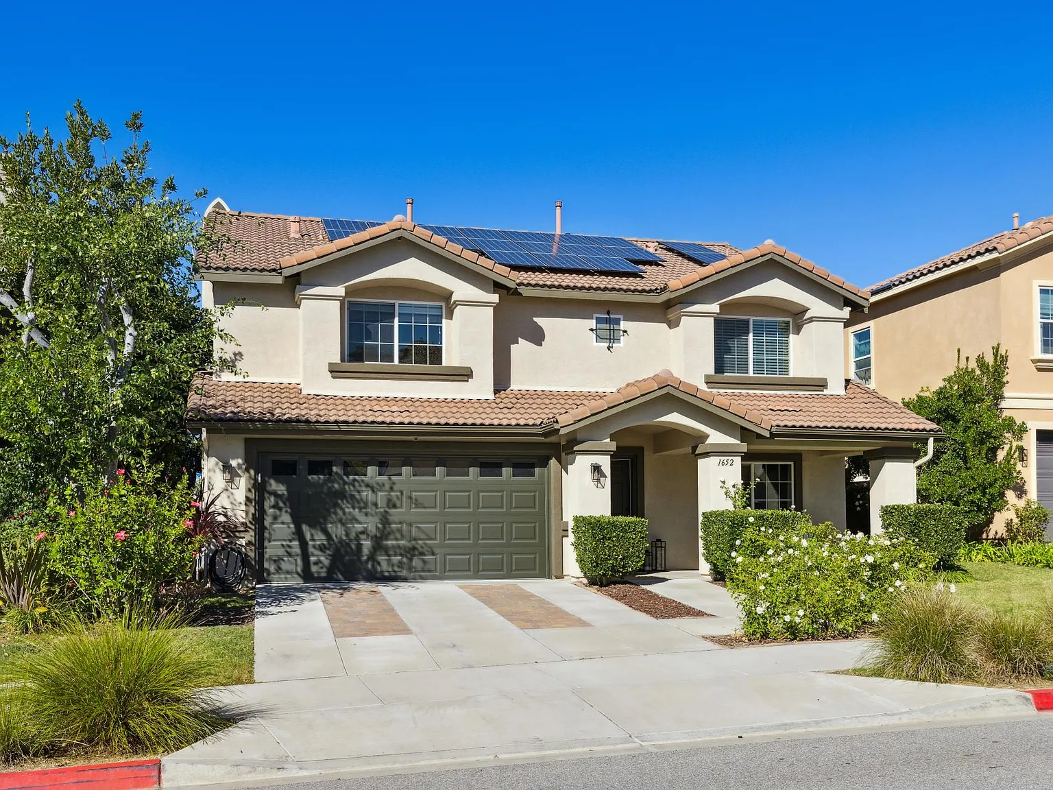 5 bed, 2.5 bath, 2863 sqft, $5,495 — Photo 1