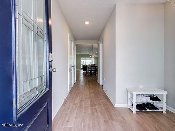 4th image of 70462 WINDING RIVER Drive