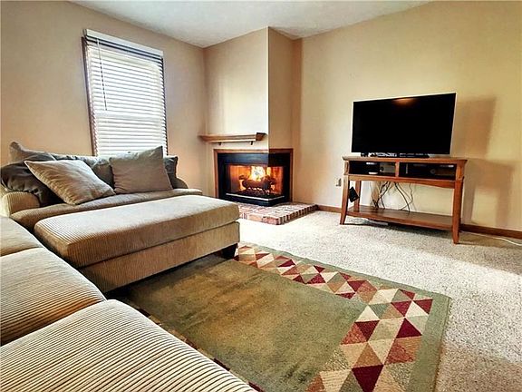 2nd image of 721 Sunset Cir