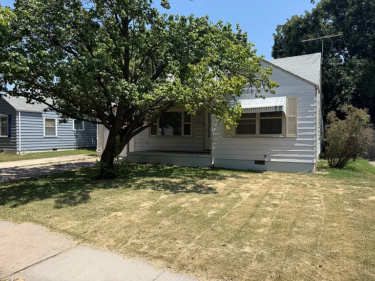 610 S Lightner St — Photo 2