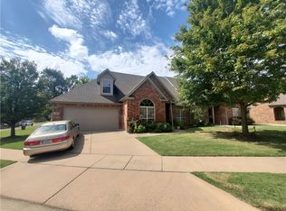 4053 N Zion Valley Dr, Fayetteville, AR 72703
