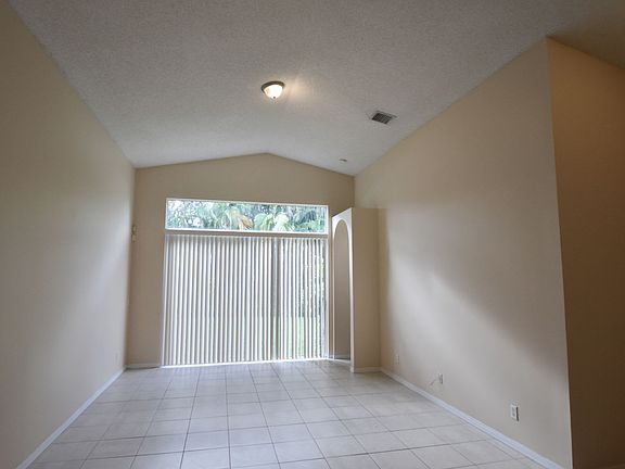 5th image of 6359 SW 194th Ave
