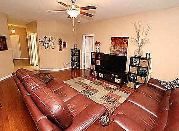 5th image of 2316 Castle Creek Dr