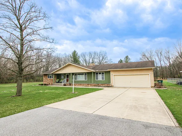 303 Dahlke St, North Judson, IN 46366