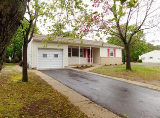 26 Caldwell Dr, Toms River, NJ 08757