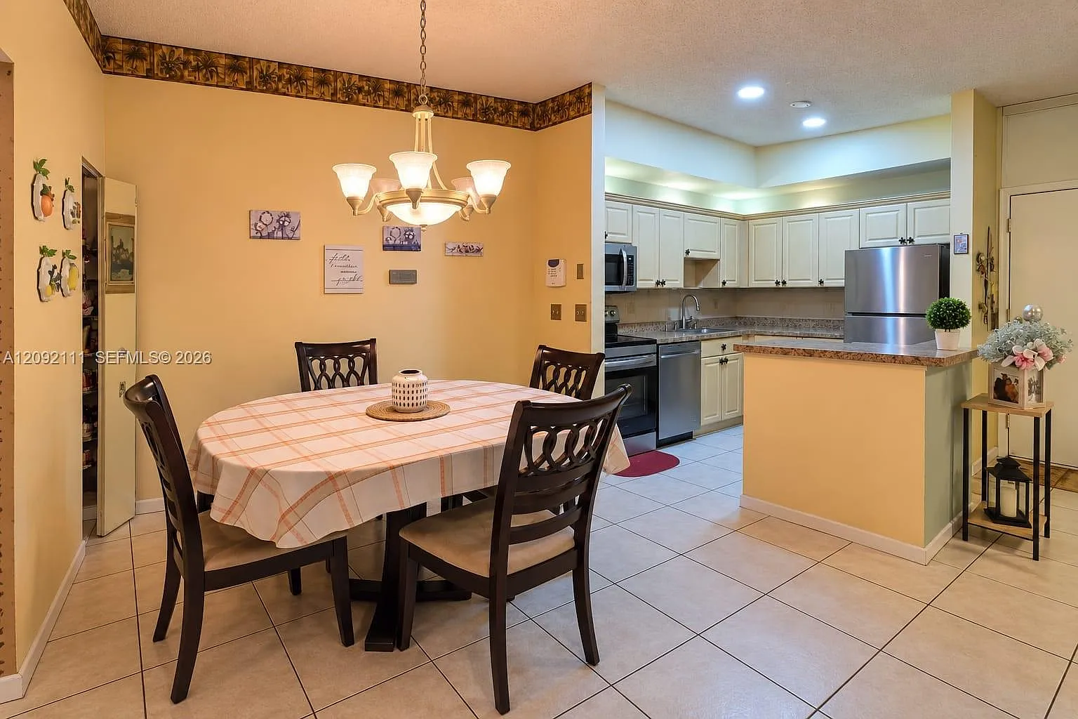 Clairmont Condominium N — Photo 4