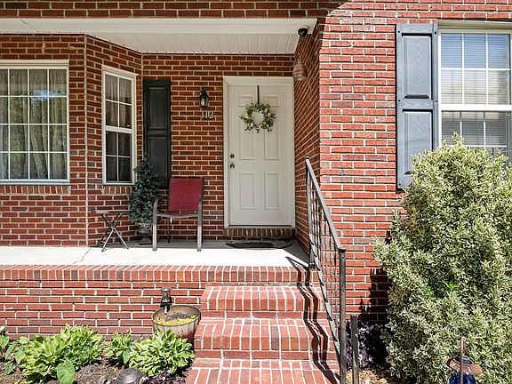 4th image of 112 Prince Ln