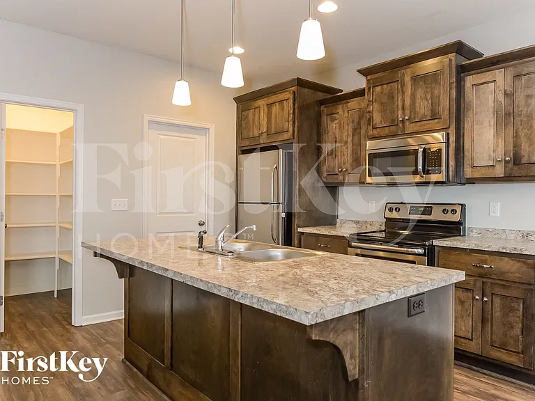 416 Rachael Cir — Photo 5