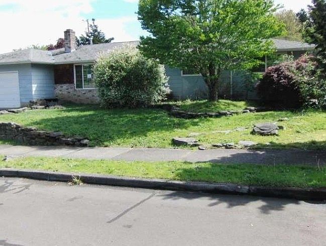 2nd image of 1050 SE 213th Ave
