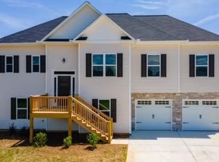 123 Suzannah Ln, Calhoun, GA 30701