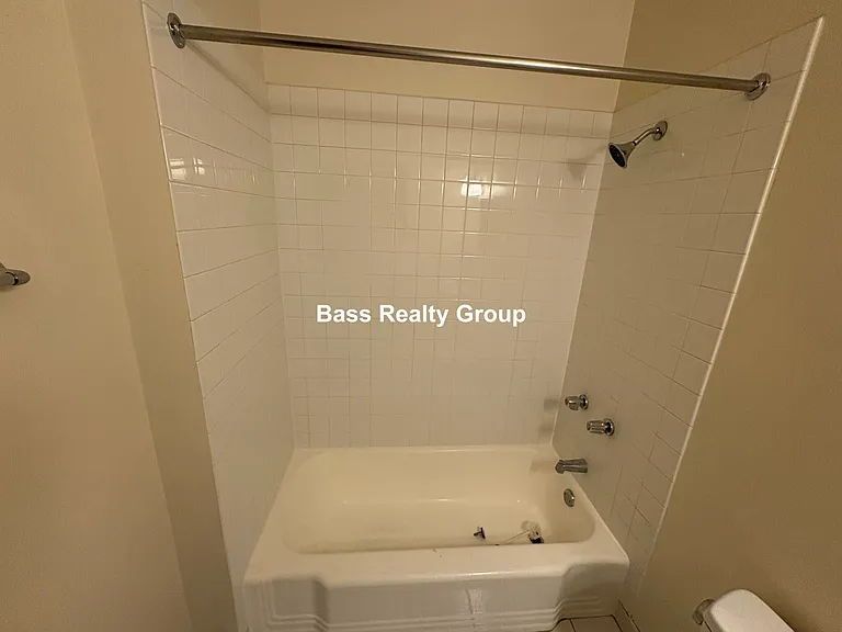 4802 N Kedzie Ave #204 — Photo 6