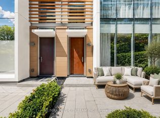 29 Queens Quay E #Townhouse 122, Toronto, ON M5E 0A4