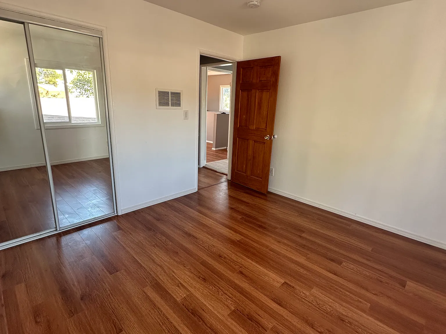 1220 Welton Way — Photo 4