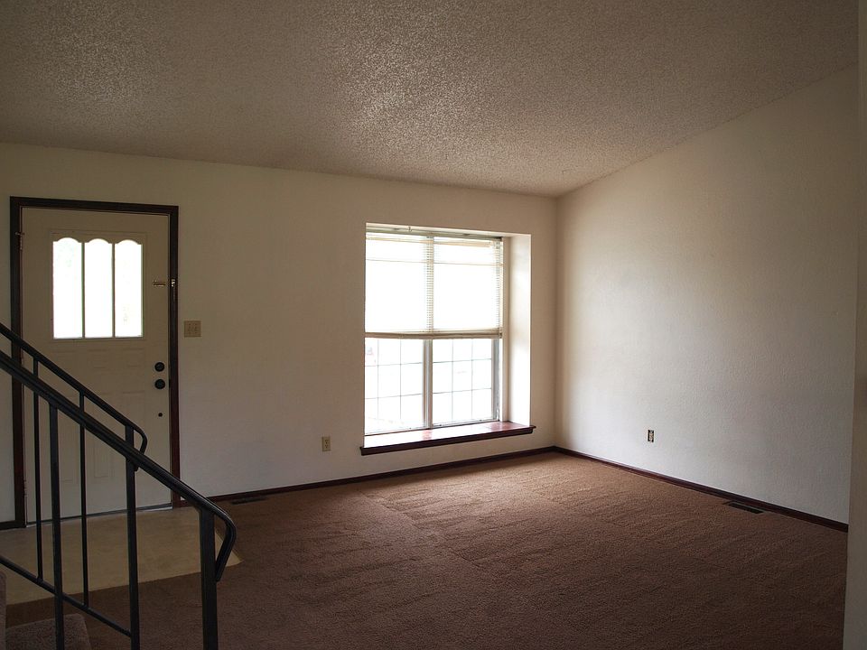 2nd image of 4925 Joseph Dr