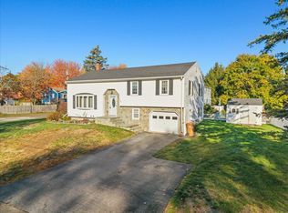 20 Village Green Dr, Saco, ME 04072