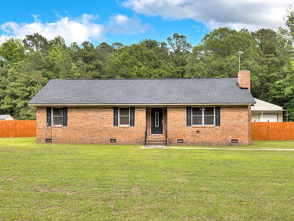 3rd image of 435 Pinecrest Dr