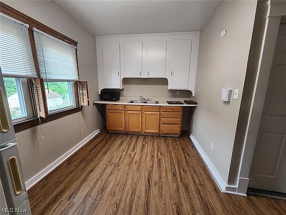 3rd image of 3434 W 50th St #1