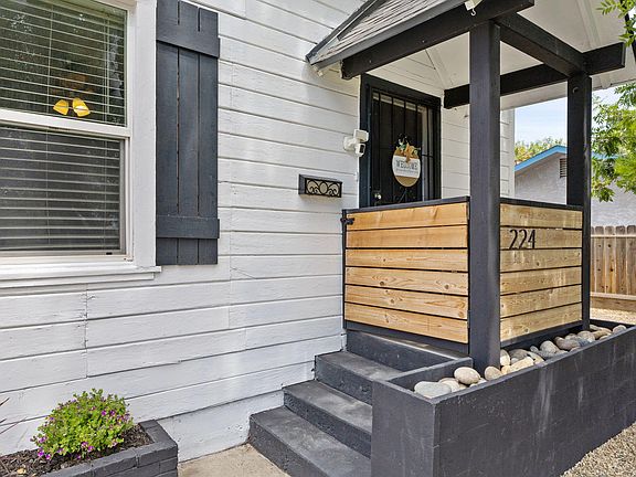 4th image of 224 E 10th Street