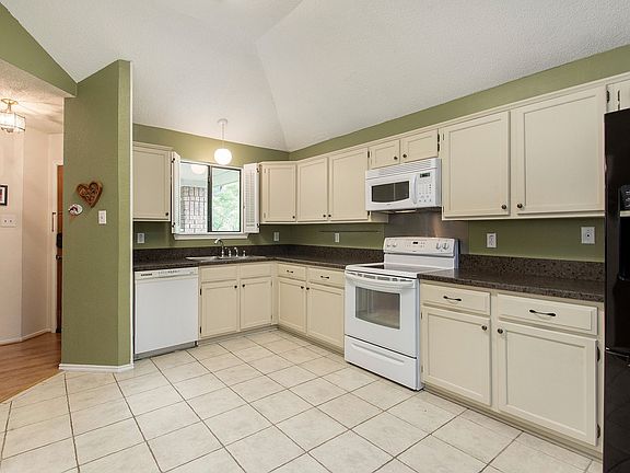 3rd image of 1617 Kingspoint Dr