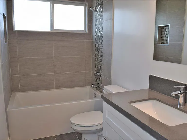 9237 Wakefield Ave — Photo 16