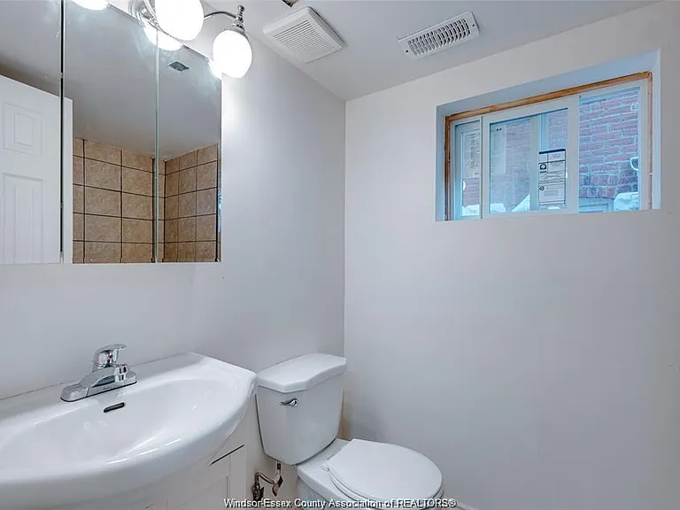 1627 Marentette Ave #BASEMENT — Photo 13