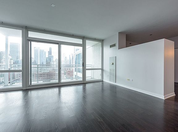 4th image of 757 N Orleans St APT 1402