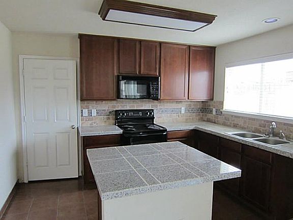 3rd image of 8110 Mossberg Dr