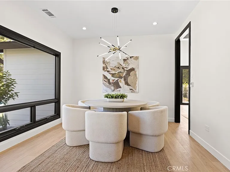 6016 N Woodlake Ave — Photo 8