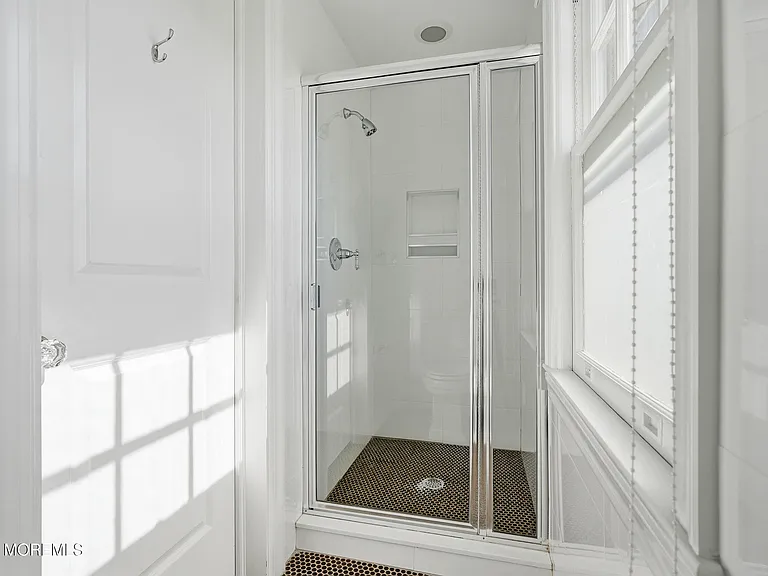 125 Cedar Ave — Photo 47