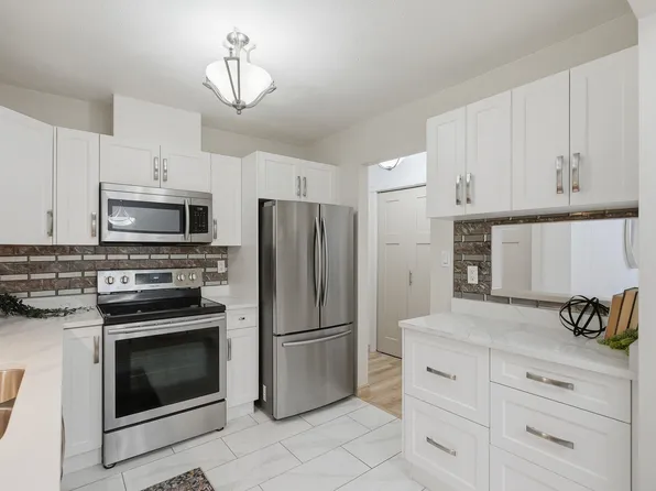 2414 Church St #311, Abbotsford, BC V2T 3J7