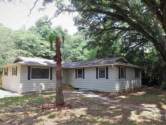 2nd image of 390 Hancock Ln